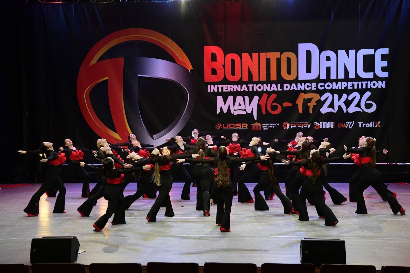 Echipa Alegria Dance Studio pe scena BonitoDance International Dance Competition